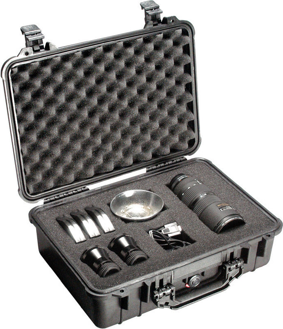 Pelican 1500 Case With No Foam 18.5inL x 15.25inW x 6.875inD- Black